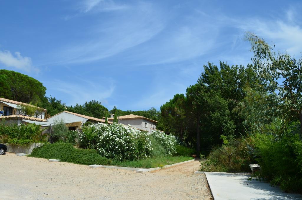 Ancie Hotel Grimaud Bagian luar foto